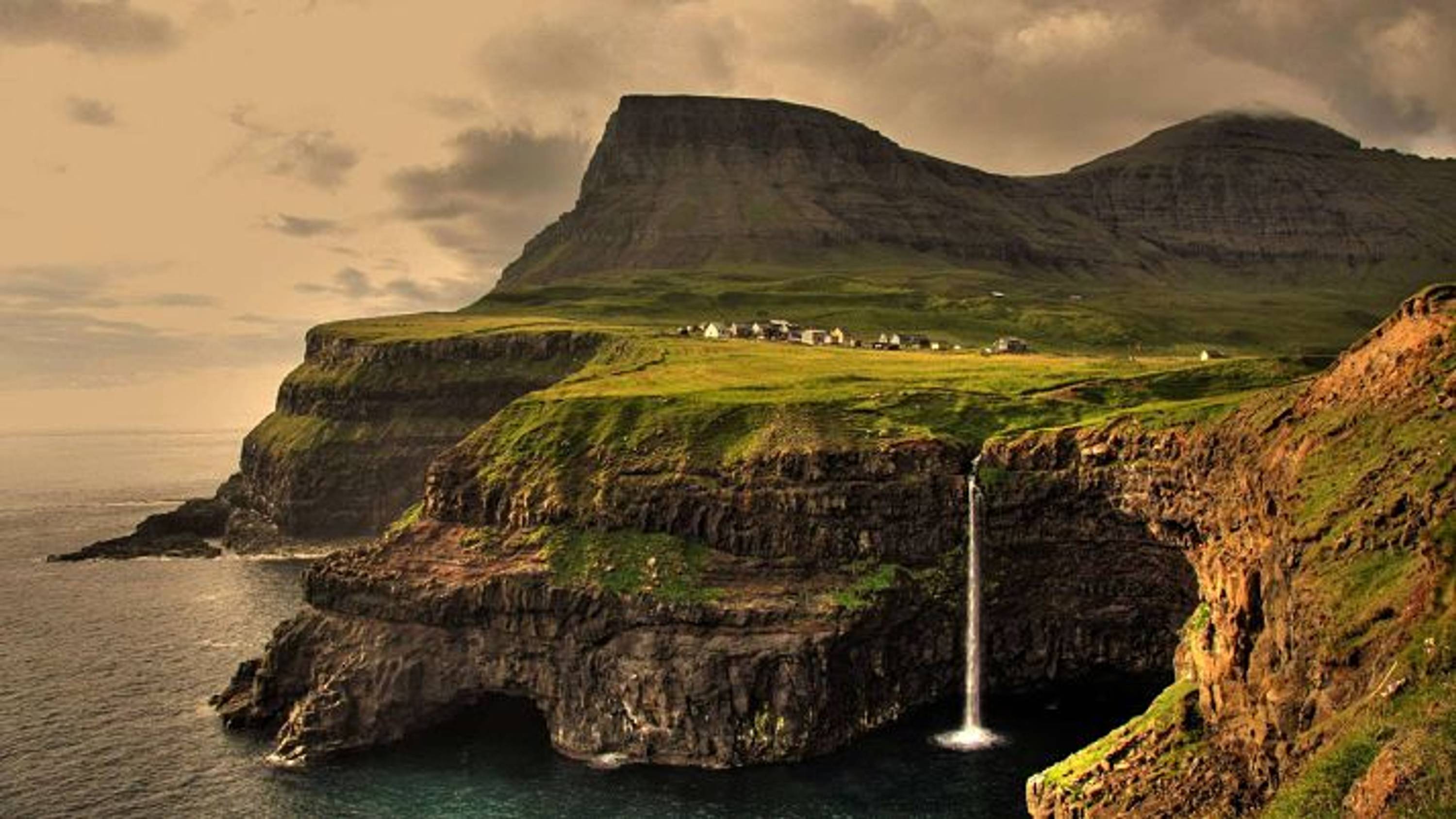 Faroe-Islands_opt (1)